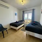 Botanical 2 Bedroom Bungalow With Com Pool Vm33