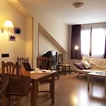 Hotel y Apartamentos Arias
