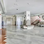 Little Gem, Panoramic Balcony, Con Air, Pool, Wifi