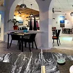 Atrium Hotel