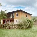 Preciosa Casona Con Horreo