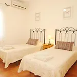 Villa Encantadora En Orba Con Piscina Privada Y Aire Acondicionado Para 6 Personas - Hisp-10-3