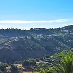 La Fuente Apt 4, Frigiliana Amazing 3 Bedroom 2 Bthroom Family Apartment With Views, Padel Court And 2 Pools Hansonholiday Rentals