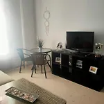 Apartamento En Pleno Centro De Cadiz Con Parking Economico