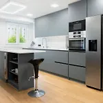 Modern & Cozy Flat With Tennis Court