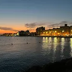 A Un Paso Del Mar