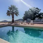 Luxury Villa - Breathtaking Views - Hot Tub - 15\' To Beach