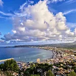 Apartamento, Vistas Al Mar, A 3 Minutos De La Playa Caminando