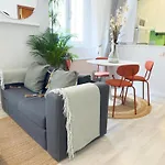 Disfruta Del Barrio De Las Letras