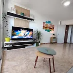 Sea View Apartment - 5 Min Walk To Gibraltar