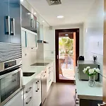 Elegante Apartamento En Playa Granada & Golf