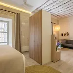 Tomas Ibarra Pool & Luxury
