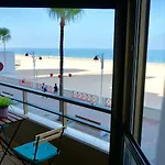 Victoria Beach Sunset Lounge