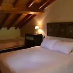Apartamentos Rurales La Cirigueena