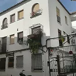 A Escasos Metros De La Mezquita