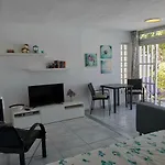 Seaside Bungalow, Avenida de Alemania, 25 Apartment