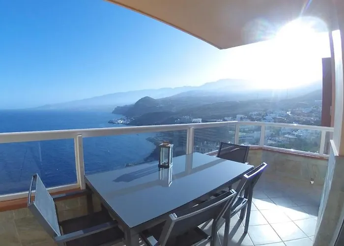 Facing The Ocean - Full Appt With 2 Double Bedroom