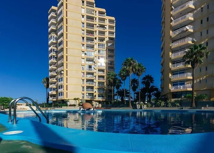 Torres de Yomely Playa las Americas
