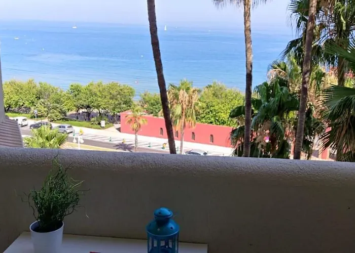 Estudio en Benalbeach, vistas mar, primera línea playa