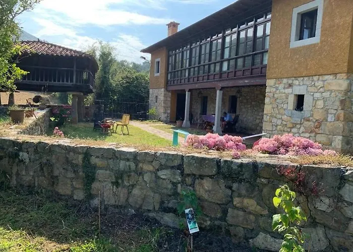 Preciosa Casona Con Horreo