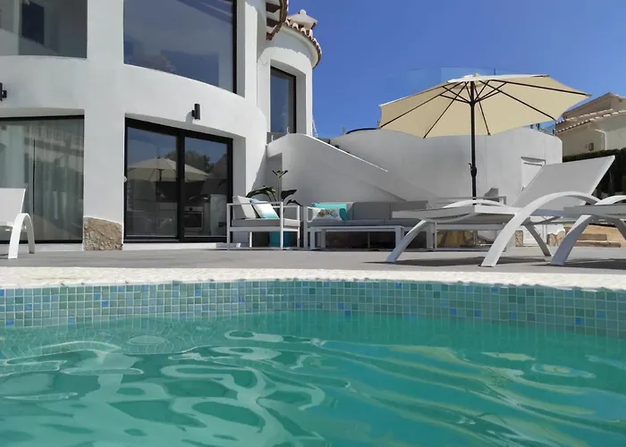 Precioso Apartamento En Una Villa Con Piscina En Cumbre Del Sol Moraira Benitachell