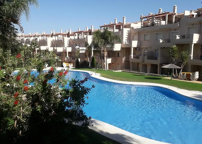 Duquesa Fairways, A Spacious Apartment With Fabulous Views And Facilities