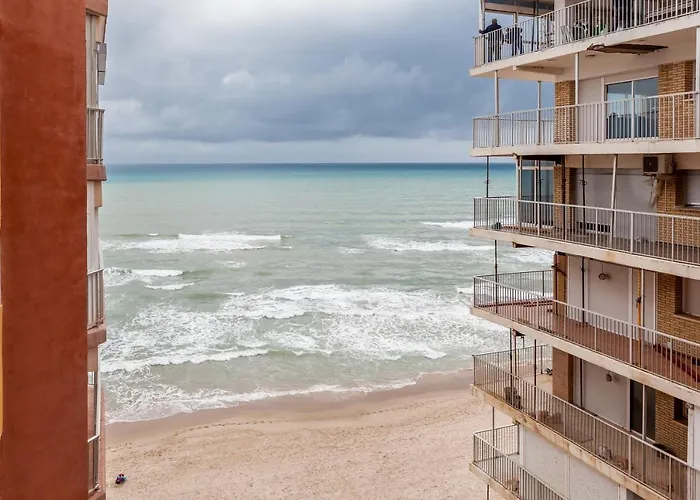 Atico Con Espectacular Terraza Y Vistas Al Mar