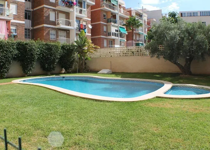 Encantador apartamento con piscina, wifi y parking