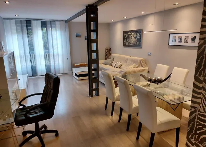 Moderno Y Centrico Piso En Cartagena