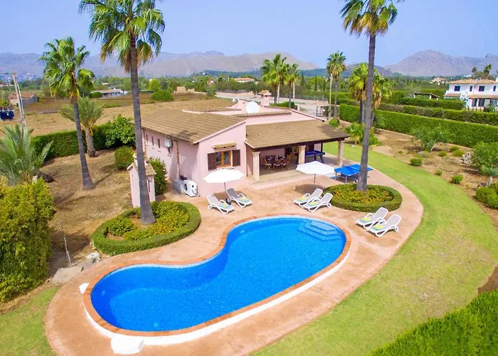 Villa Bauza by Villa Plus