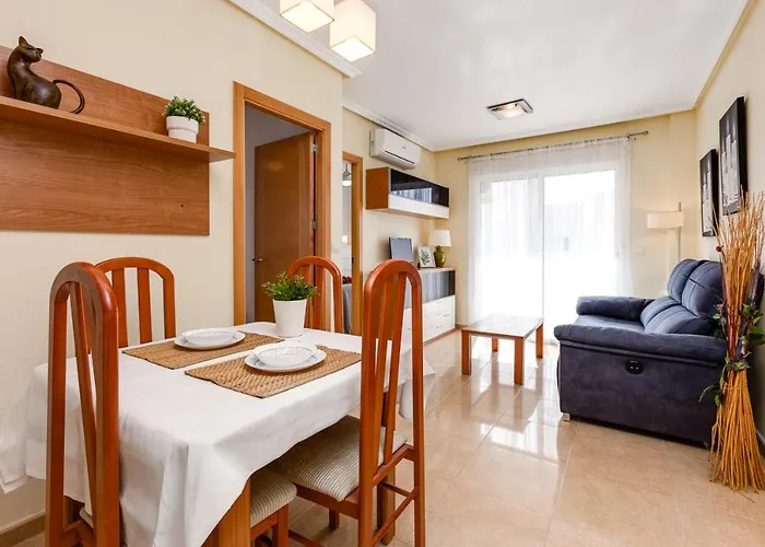 Sunny Casita, Torrevieja, Modern 2 Bed Top Floor Apartment