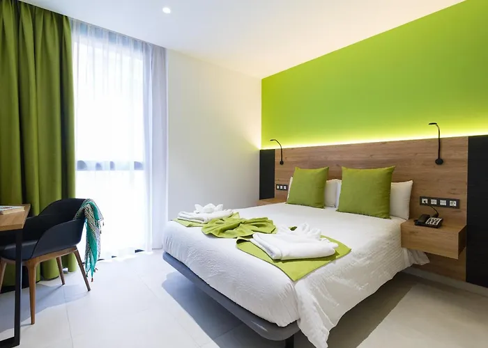 Hotel Mg Poniente