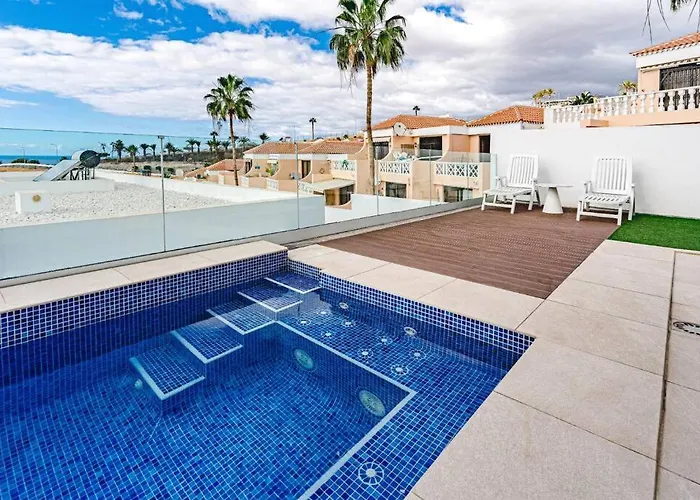 Villa Riviera de 4 dormitorios con piscina.