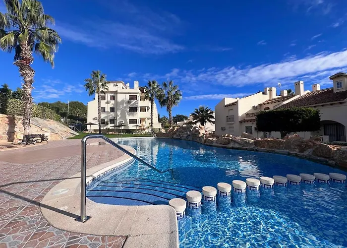 Two Bedroom Ground Floor Apt With Com Pool Lr756