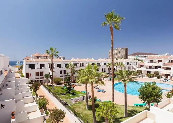 Victoria Court - 1 Bed Pool & Sea View