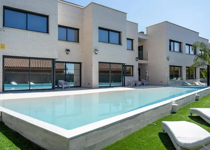 Guestready - April Rose Pool Apartments