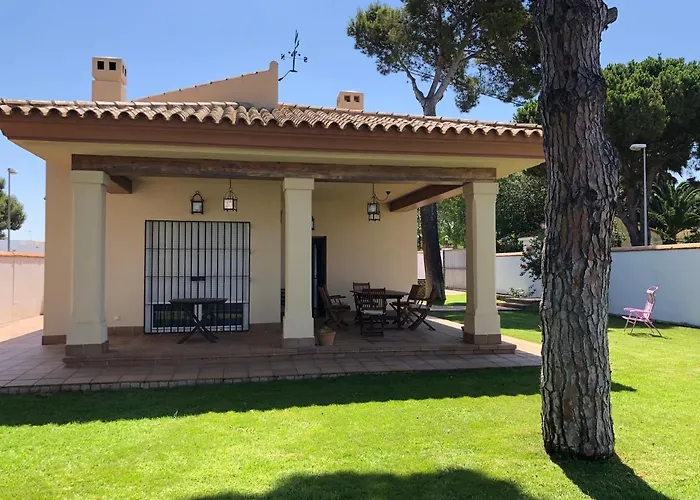 Moderno Y Amplio Chalet, Con Piscina Privada