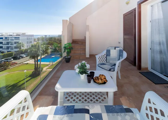 Victoria Sunny Flat With Sea And Pool View