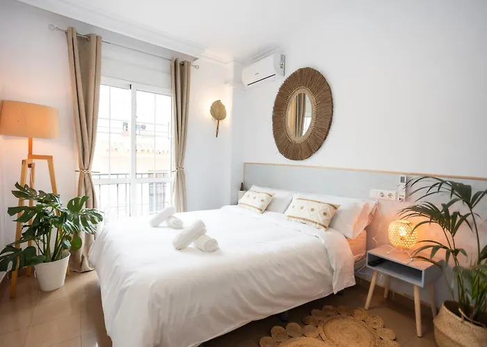 Naim Guest House Nerja