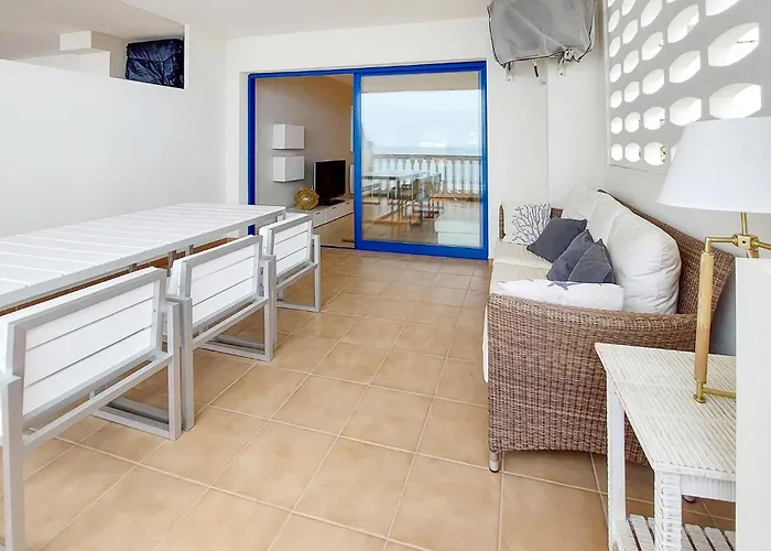 Gorgeous Apartment In Moncofa With House Sea View