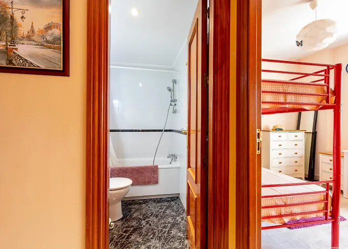 Los Cristianos 2 Bedroom Quiet Complex 200 Meters From The Ocean