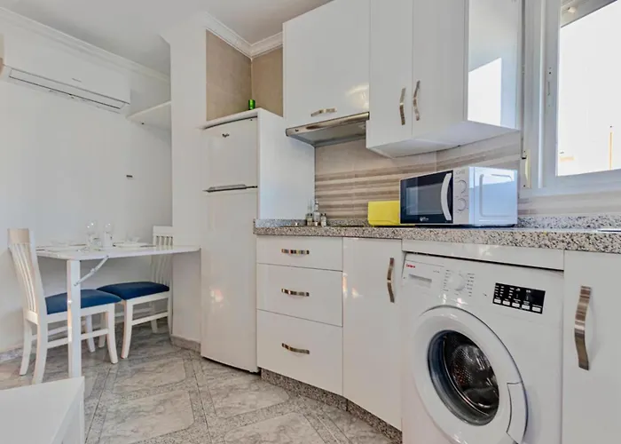 797 Holiday Rentals - Piso en Puerto Marina a 1 min de la playa