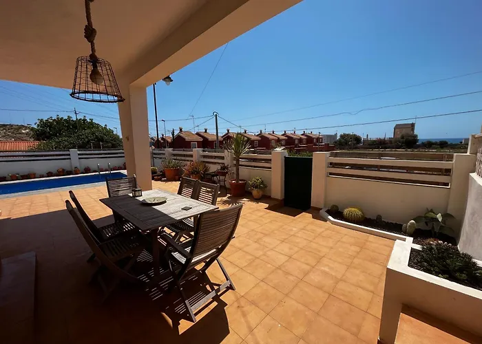 Casa Junto Al Faro
