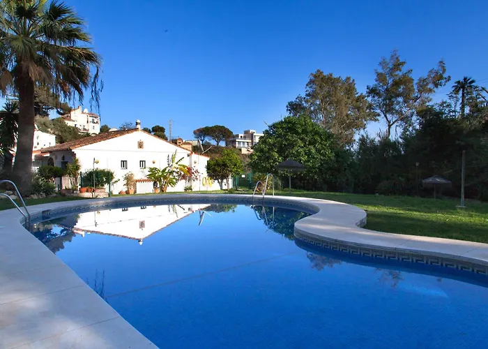 Agradable adosado con piscina la Hidalga