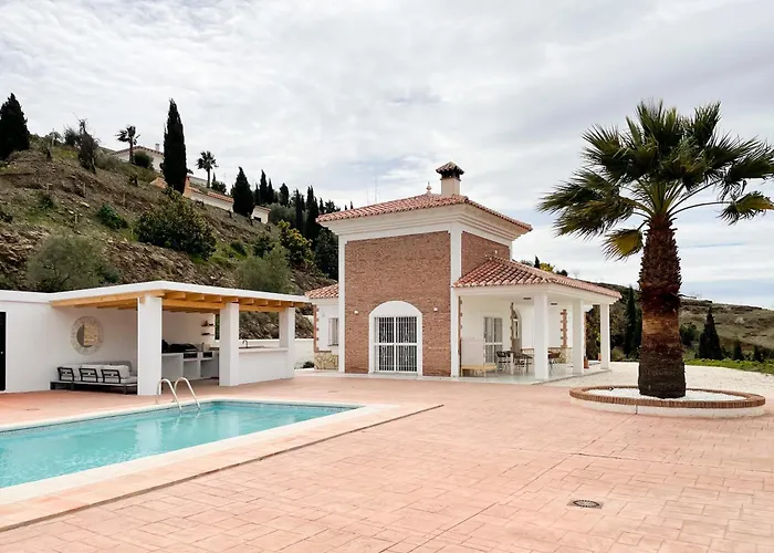 Luxury Villa - Breathtaking Views - Hot Tub - 15\' To Beach