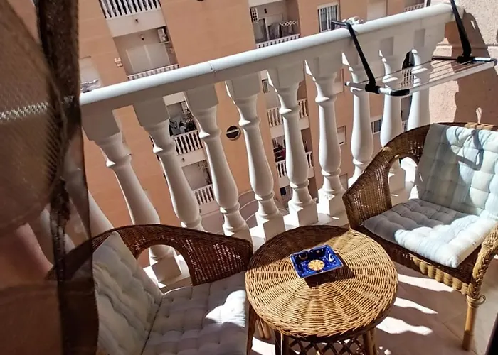 La Loma Holiday Apartment With Garage