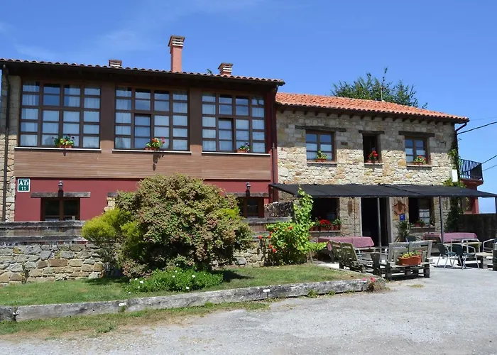 Apartamentos Rurales La Cirigueena