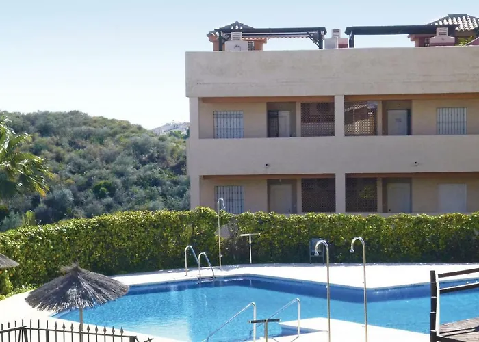 Beautiful Apartment In Mijas Costa With 2 Bedrooms, Wifi And Outdoor Swimming Pool