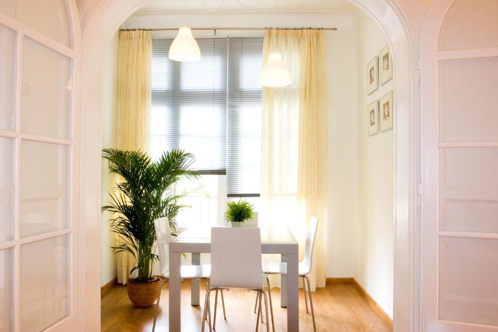 Feelathome Center Apartment Barcelona