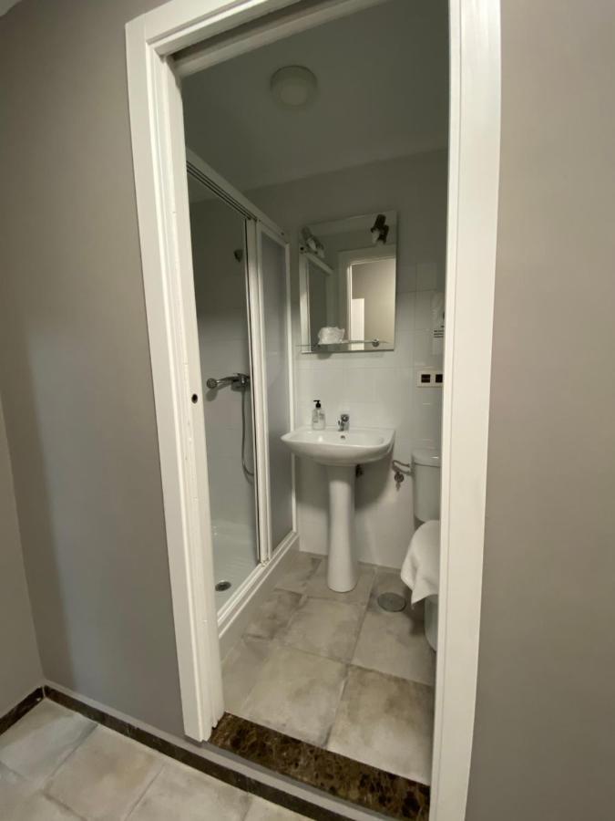 43 Guest house *